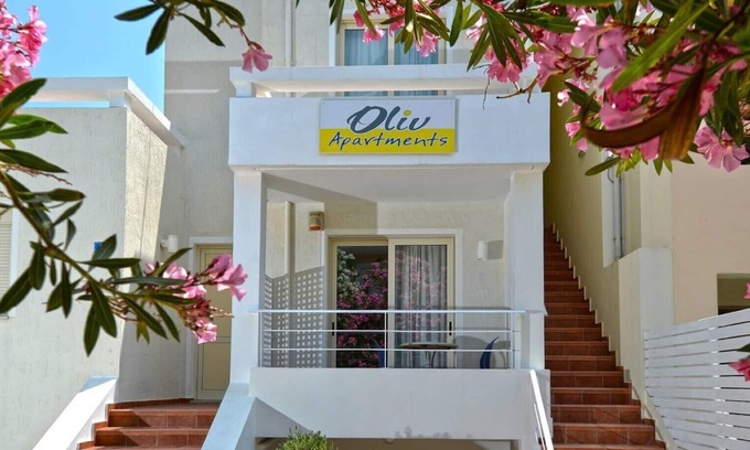 Platanes Apartment | Oliv Apartments Antigoni studio