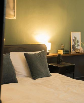 Craiova Apartment | Olive by Humpback