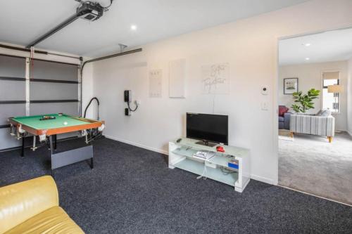 Trentham House | Oliver Oasis Wellington 2BR Retreat