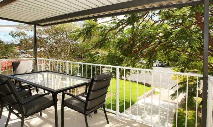 Alexandra Headland House | Oloway 40 - Two Bedroom Budget Home, Pet Friendly on Request*