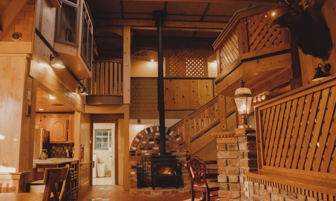 Port Angeles Ski Chalet | Olympic Holiday Haus - Entire Country Estate