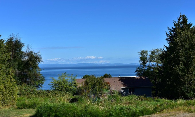 Port Angeles House | Olympic Park/Island Vista House - 3 bedroom ocean view house in Port Angeles