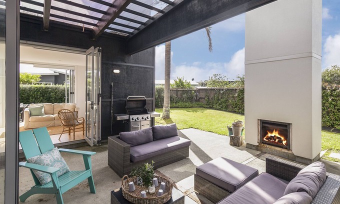 Omaha House | OMAHA RETREAT - OMAHA HOLIDAY HOME, family friendly in Tawharanui