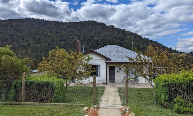 Omeo House | Omeo acreage getaway in the Victorian High Country