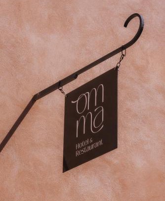 Roussillon Hotel | Omma