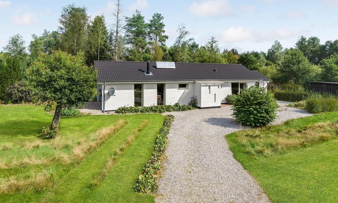 Skovgaarde House | On a beautiful natural plot with garden awaits you this vacation home with space for the whole famil