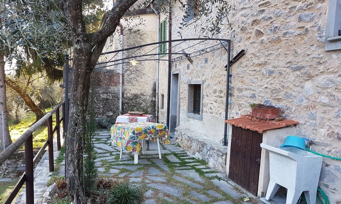 Camaiore House | On a hill in Casoli (Camaiore) Rustic house of 70m ² in a few minutes drive from the beaches of Versilia