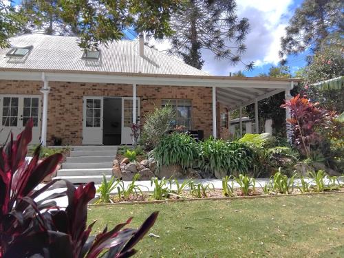 North Maleny House | "On Burgum Pond" Cottages