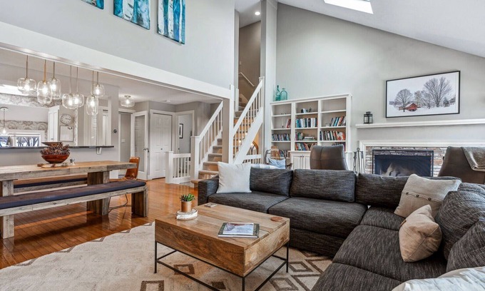 Quechee Condo | On Golf Course, Cozy Condo, Views! | Greensway 1B