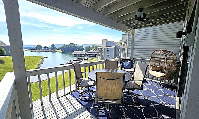 North Shore Condo | ON LAKE TIME: Lakefront Condo with Beautiful Views of Smith Mountain Lake