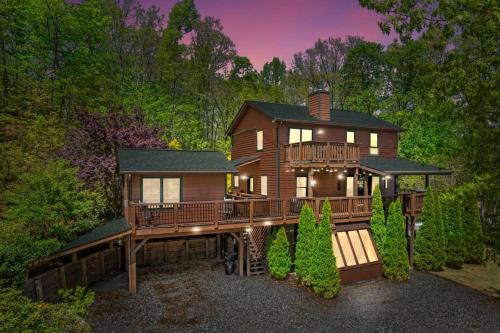 Whittier House | On Mountain Time, near casino and golf