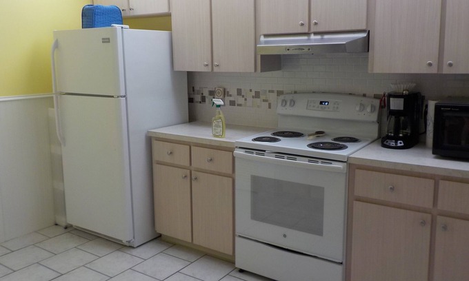 Windsor Mill House | On quiet cul de sac, black bass fishing,. Gulf and golf nearby.