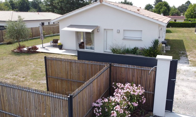 Salles House | On the banks of the Leyre House sleeps 5/6