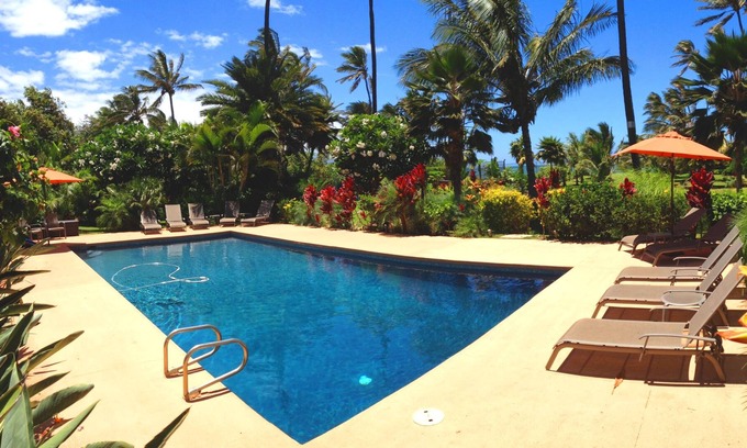 Kahului Villa | On the Beach! Luxury Private Villa 4bdrm, Pool, Maid service incl.