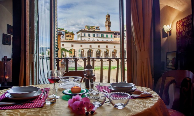 San Niccolo Apartment | ON THE PONTE VECCHIO SUITE