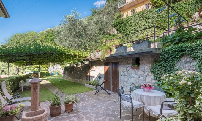 Brenzone sul Garda Apartment | On the shores of Lake Garda – Apartment Corte Faliva