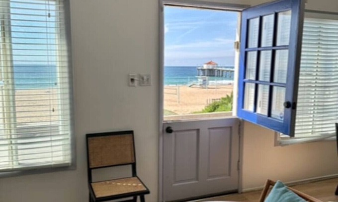 The Strand Apartment | On The Strand w/parking!