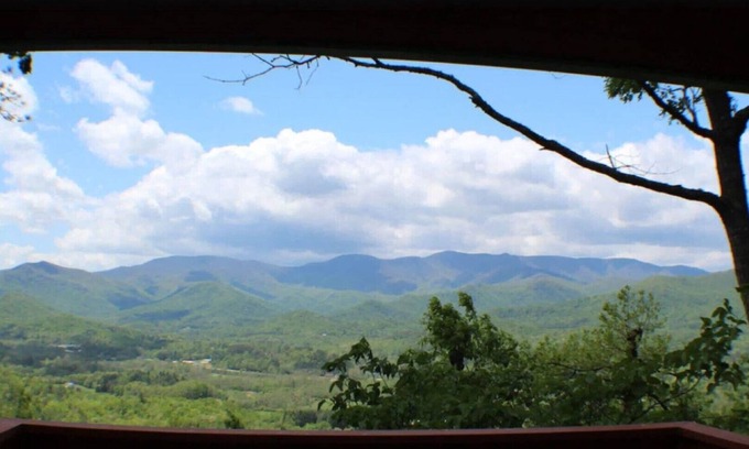 Franklin House | On Top of Ole Smokey