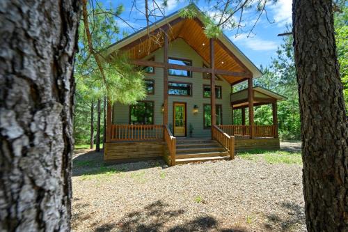 Broken Bow House | Once Upon a Pine - couples family secluded great location