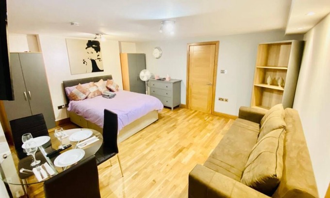 St. Pancras and Somers Town Apartment | One Bed Apartment in Camden London