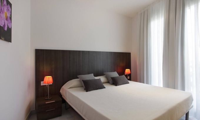 Les Corts Apartment | One bedroom apartment for 4 people with balcony