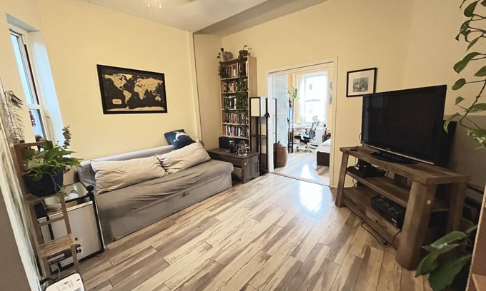 Central Park North Apartment | ONE BEDROOM APARTMENT 2 BLOCKS FROM CENTRAL PARK