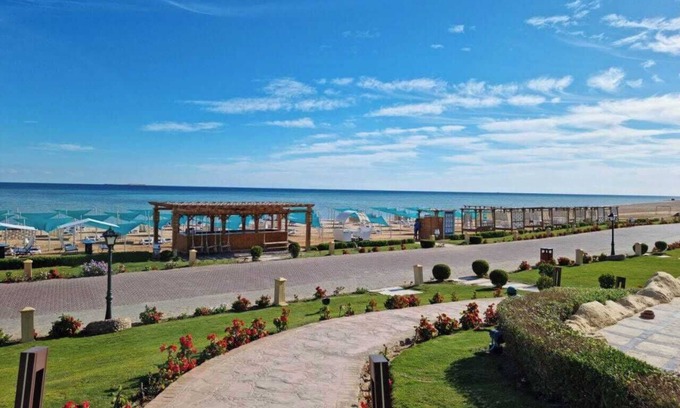 Sahl Hasheeh Condo | One bedroom "Beach Haven" in 5-stars resort with pool and private beach