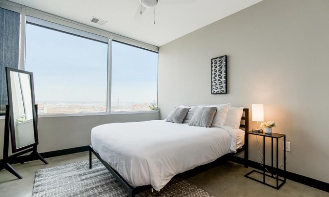 Downtown Kansas City Apartment | One Bedroom Charming Condo in the Heart of Downtown Kansas 701