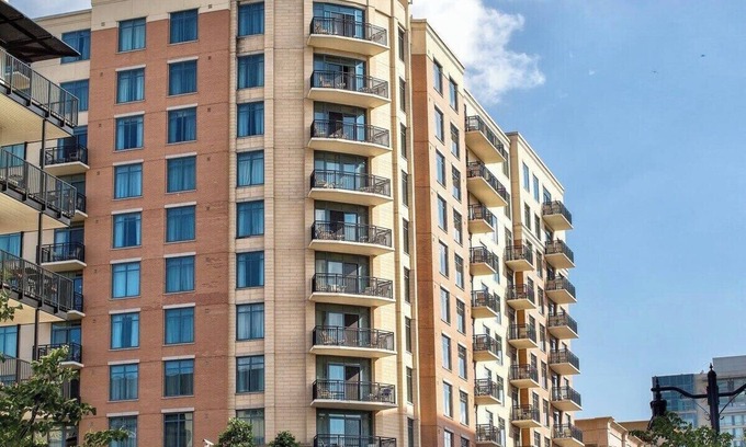Potomac West Condo | One Bedroom Condo in Oxon Hill - 2 Beds, 1 Bath