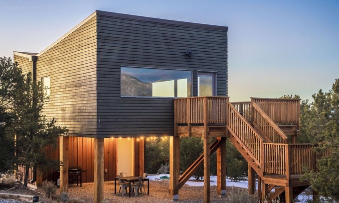 Taos House | One Bedroom Elevated Home with 360 Degree Mountain Views