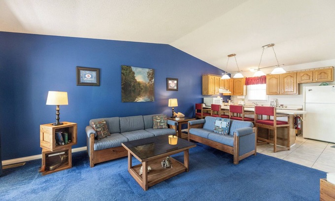 Grand Rivers Condo | One Bedroom Harbor View Condo
