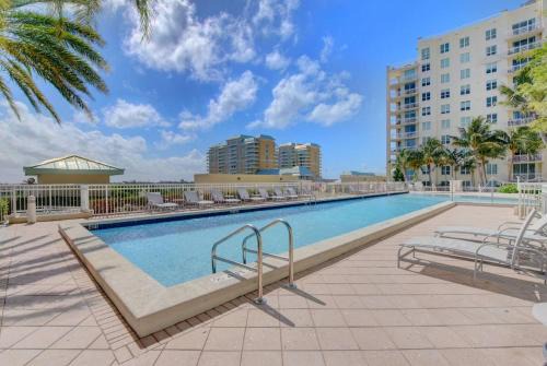 Boynton Beach House | One Bedroom In Lux Condo,casa Costa! Wbeachpass!