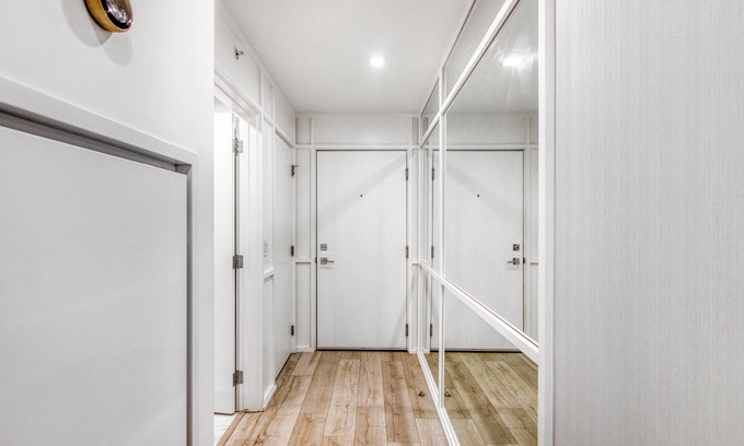 Lower Mount Royal Apartment | One bedroom on 17 ave. Stampede grounds