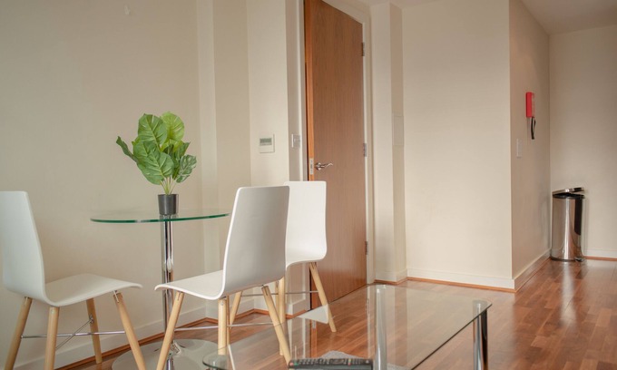 Bunhill Apartment | One Bedroom Serviced Apartment in Lamb's Passage London by MySquare
