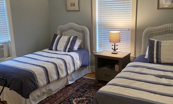 Nantucket Town House | One Bedroom Suite - 2 Twin Beds