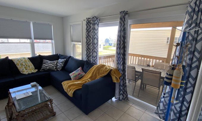 Wells Cottage | One mile to the beach! 2 br condo with deck, A/C, full kitchen, washer, dryer