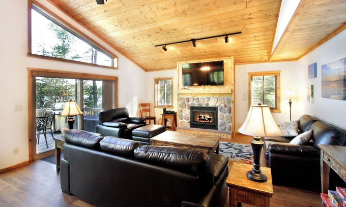 Eagle River House | One of a kind property:Best of 2 lake fronts, 2 docks:Catfish Lake and Meta Lake