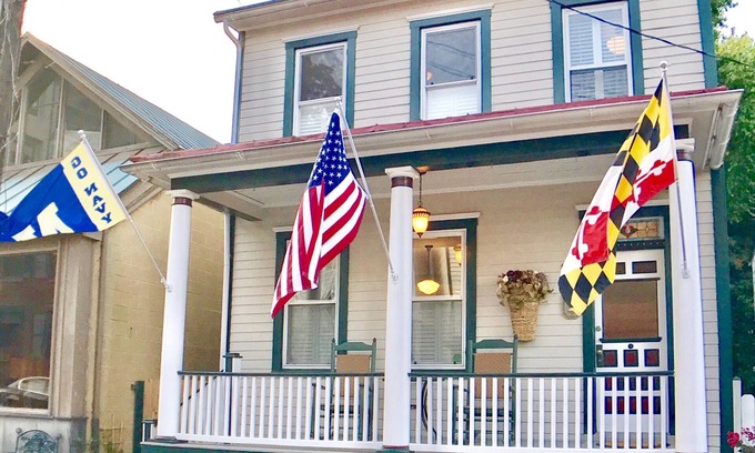 Historic District House | One of a kind renovation in the center of it all - THE BEST LOCATION DOWNTOWN !