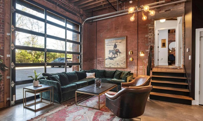 Nashville House | One-Of-A-Kind! Roll Up Garage Door-Pool, Speakeasy