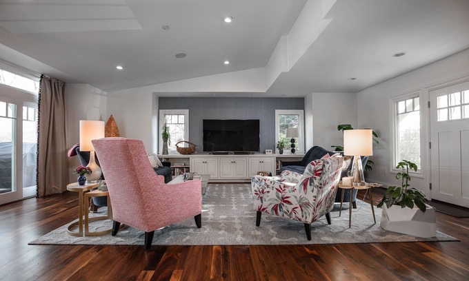 North Shore House | One of the best houses on SML! Great dock, lake toys and tons of space.