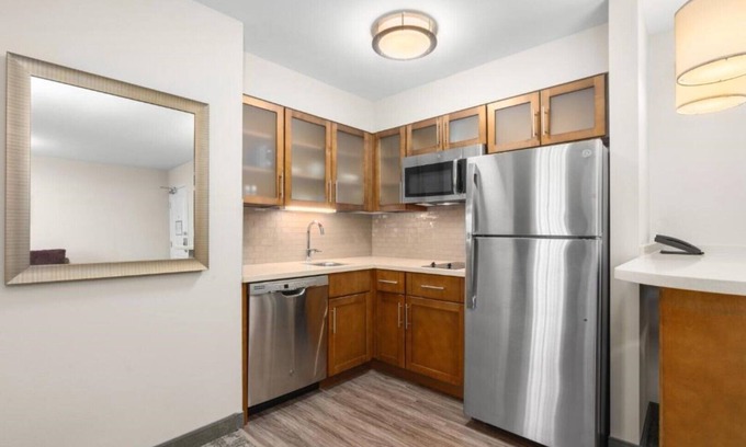 Hillsboro House | One of the friendliest rooms in Hillsboro