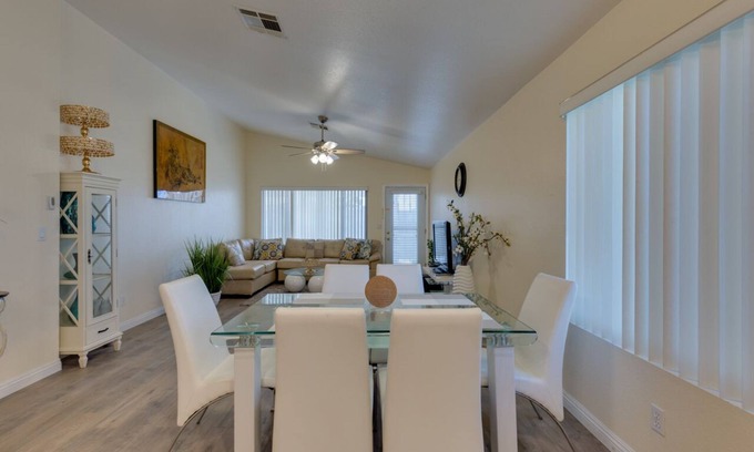 Blue Diamond Ranch House | One story Vegas Cozy Home
