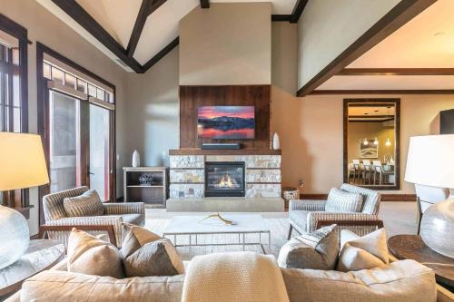 Truckee Apartment | One Village Place 502 by East West Hospitality