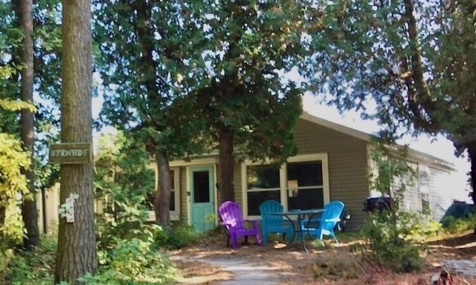 Oostburg Cottage | Oostburg,WI Beach front cottage on Lake Michigan