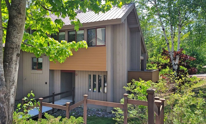 Lincoln House | Open concept, deck, fireplace, AC, pet-friendly, near Loon. C6301 by LRS