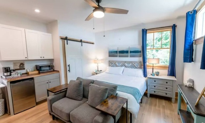Asheville Apartment | OPEN! Walkable West Asheville Studio Apt with King Bed