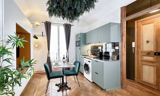 L'Europe Apartment | Opera Garnier District flat with elevator