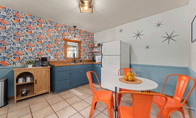 Fredericksburg House | Orange Blossom Hideaway - Hot Tub & Fire Pit