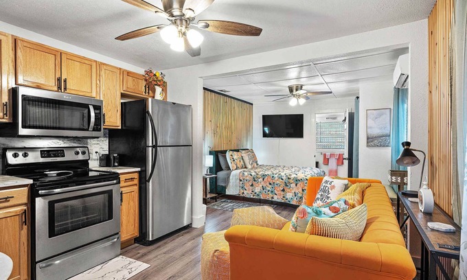 Seminole Heights House | Orange Blossom Place - Studio Apt Near Bars & Food