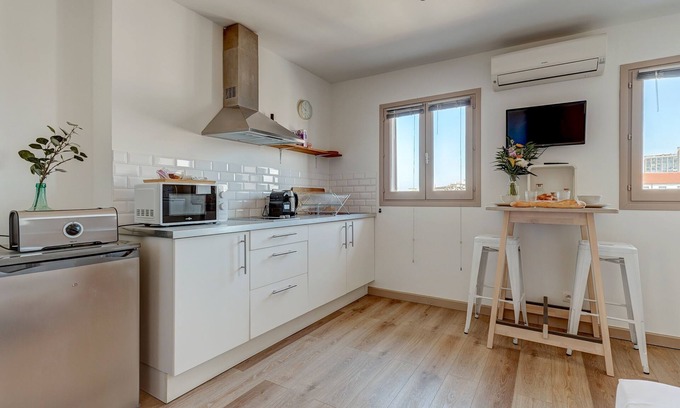 Opera Apartment | ORANGE - LES COCONS - Studio Apartment, Sleeps 2